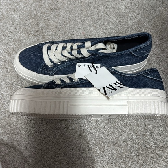 Zara Denim trainers. Platform sole. 
Denim blue - Picture 2 of 3